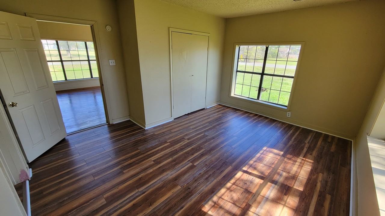 120 N Front St #1 - Photo 2 of 10