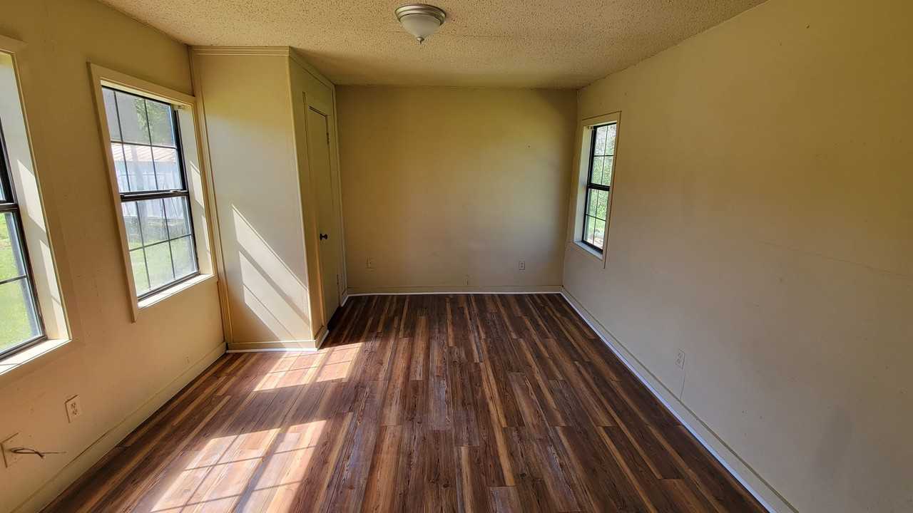 120 N Front St #1 - Photo 3 of 10