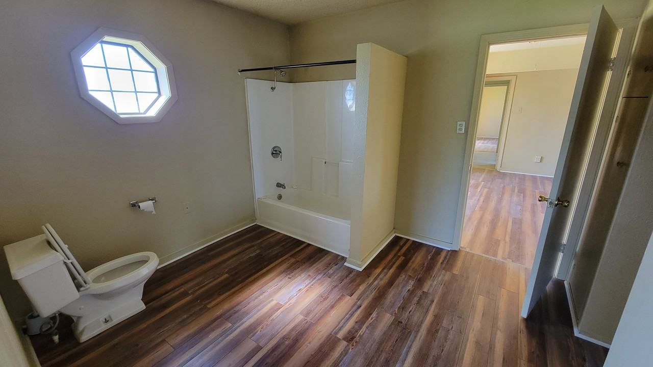 120 N Front St #1 - Photo 5 of 10