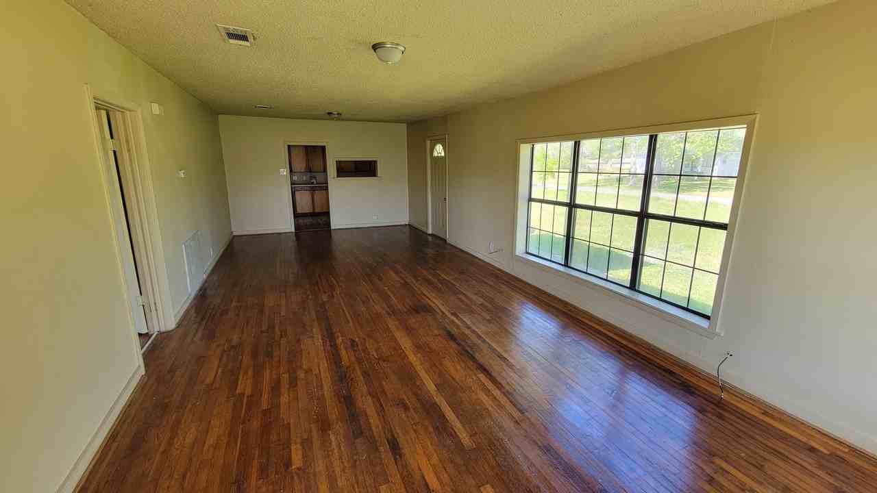 120 N Front St #1 - Photo 6 of 10