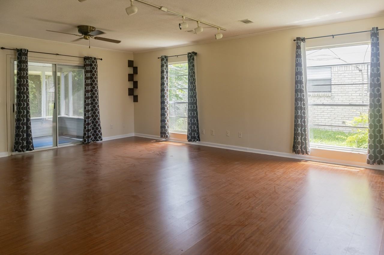 5039 Winchester Dr S #1 - Photo 4 of 18