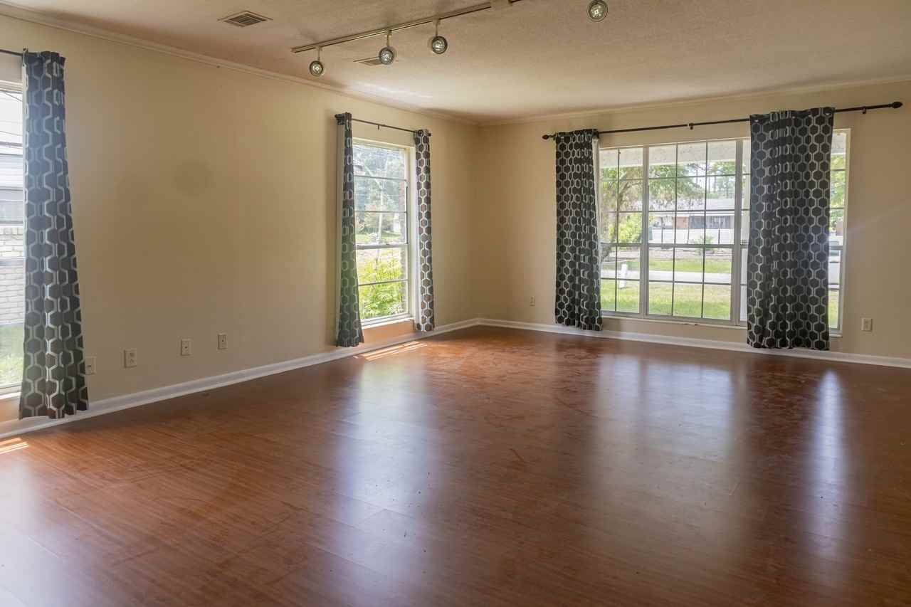 5039 Winchester Dr S #1 - Photo 5 of 18