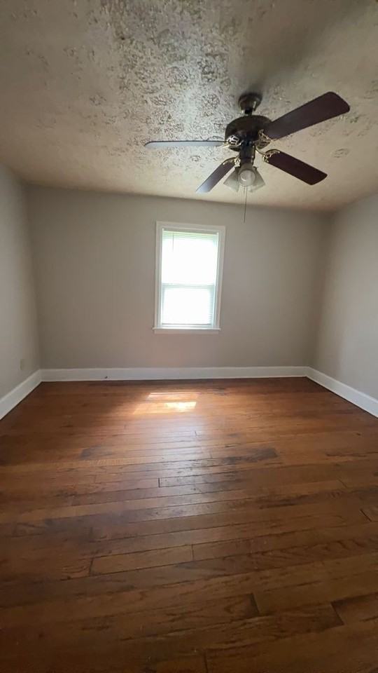 1901 Dellwood Ave - Photo 3 of 12