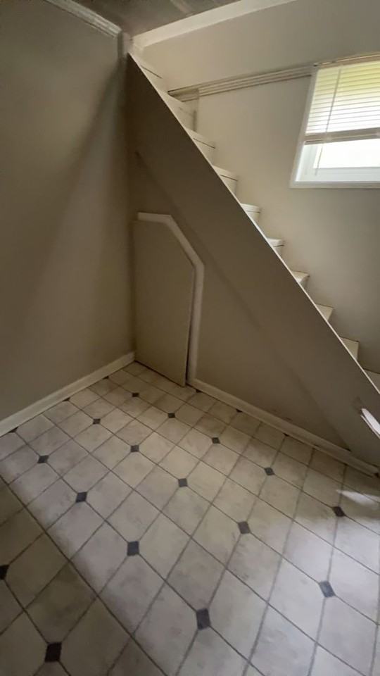 1901 Dellwood Ave - Photo 4 of 12