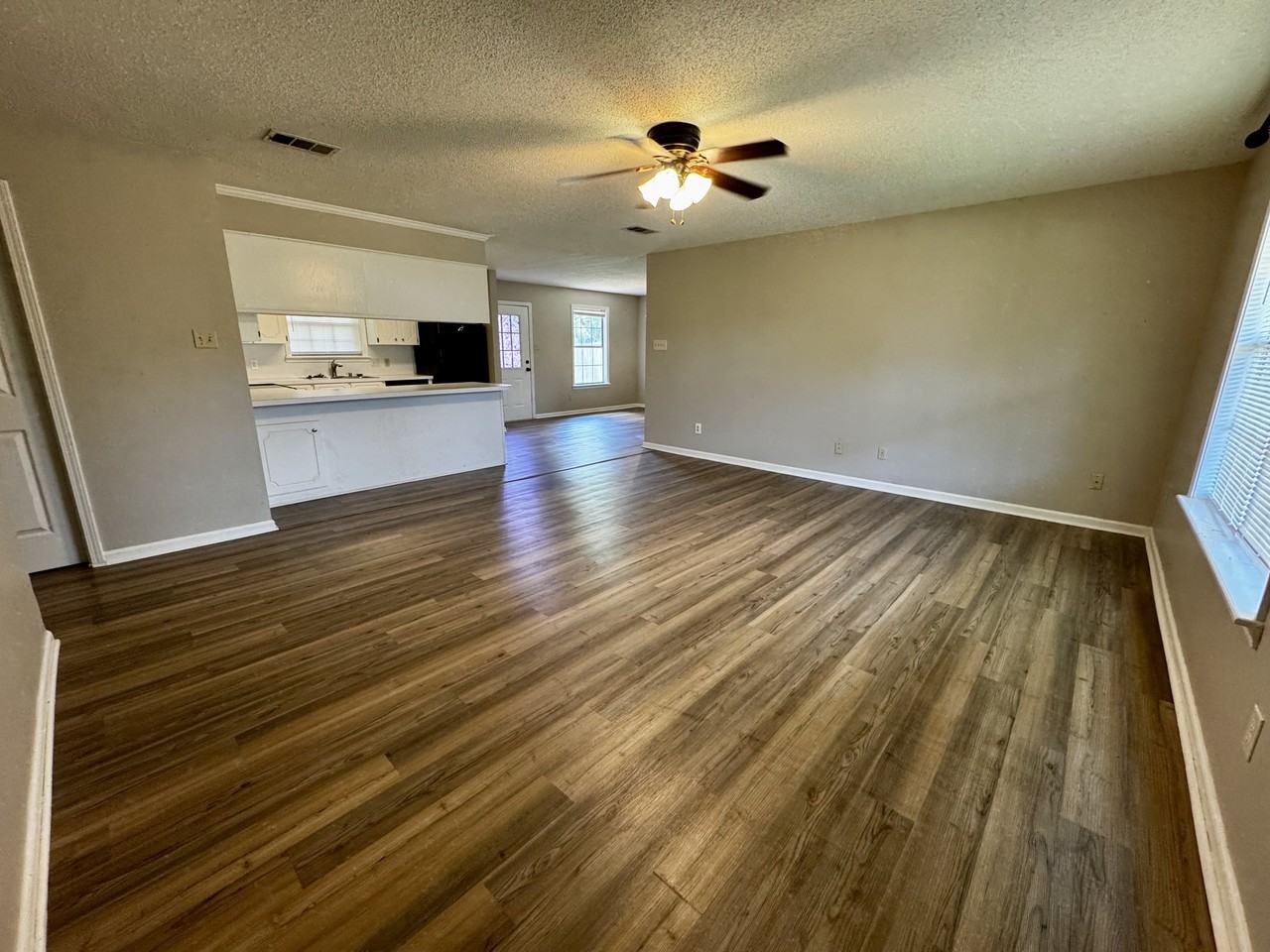 26 Alexis Dr #1 - Photo 2 of 19
