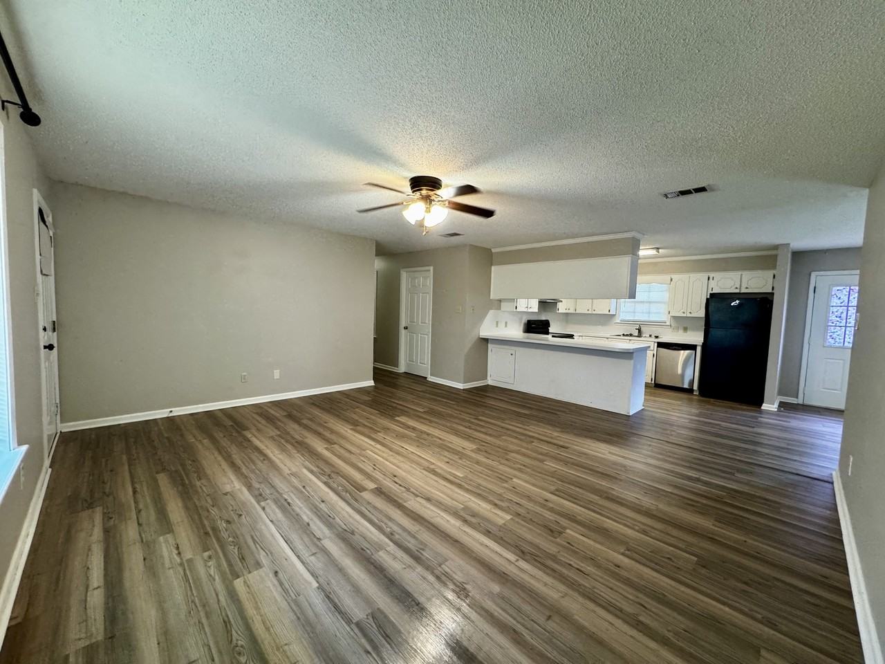 26 Alexis Dr #1 - Photo 3 of 19