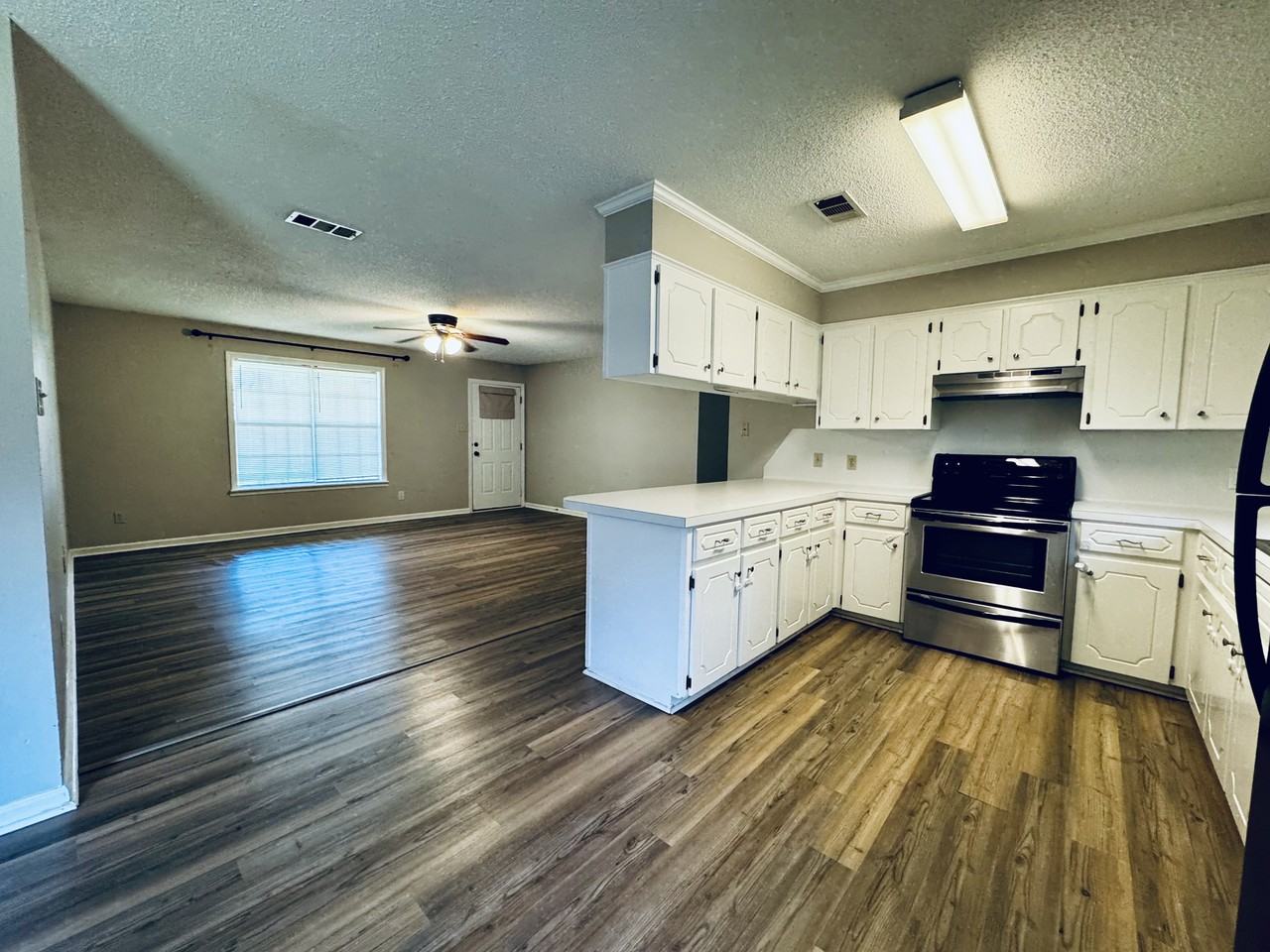 26 Alexis Dr #1 - Photo 4 of 19