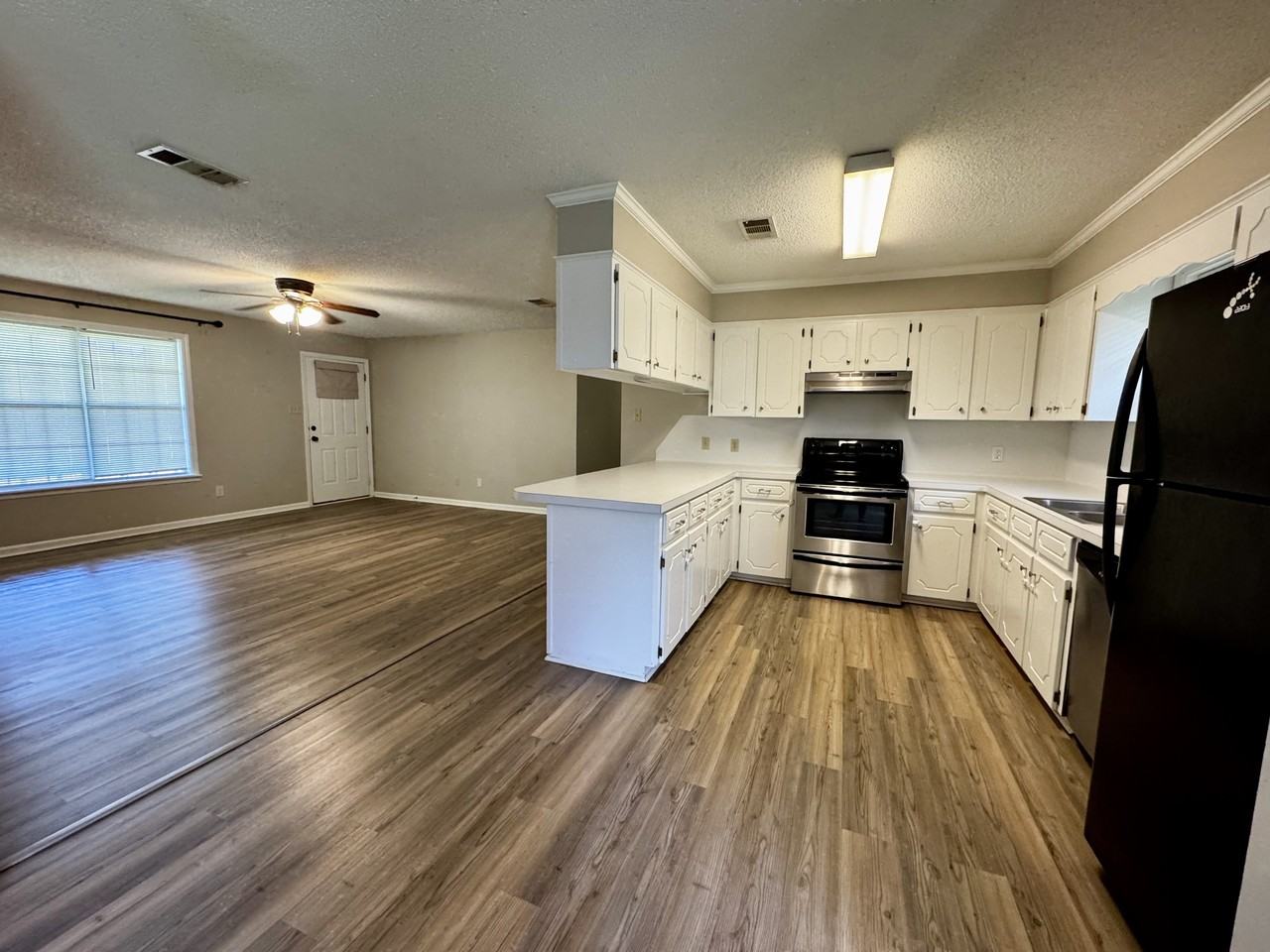 26 Alexis Dr #1 - Photo 5 of 19