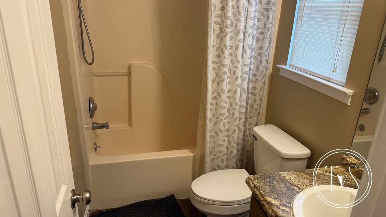 142 Ne Shayna Dr - Photo 4 of 17