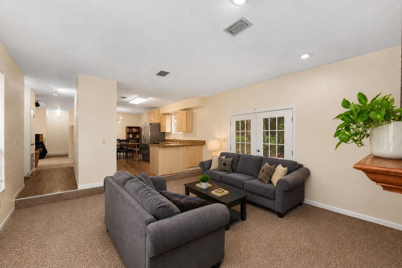315 Nw 28th St - Photo 4 of 36
