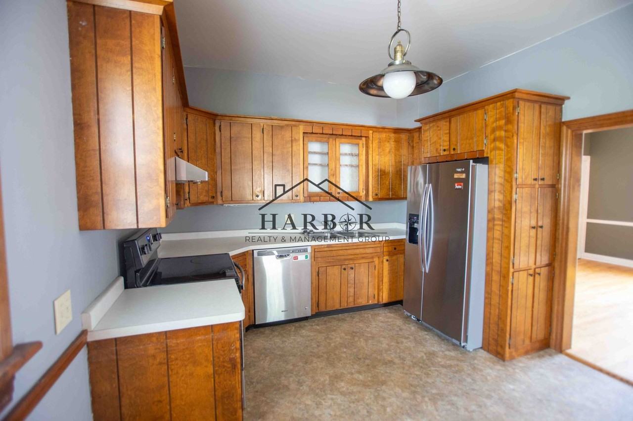 825 6th Ave Sw