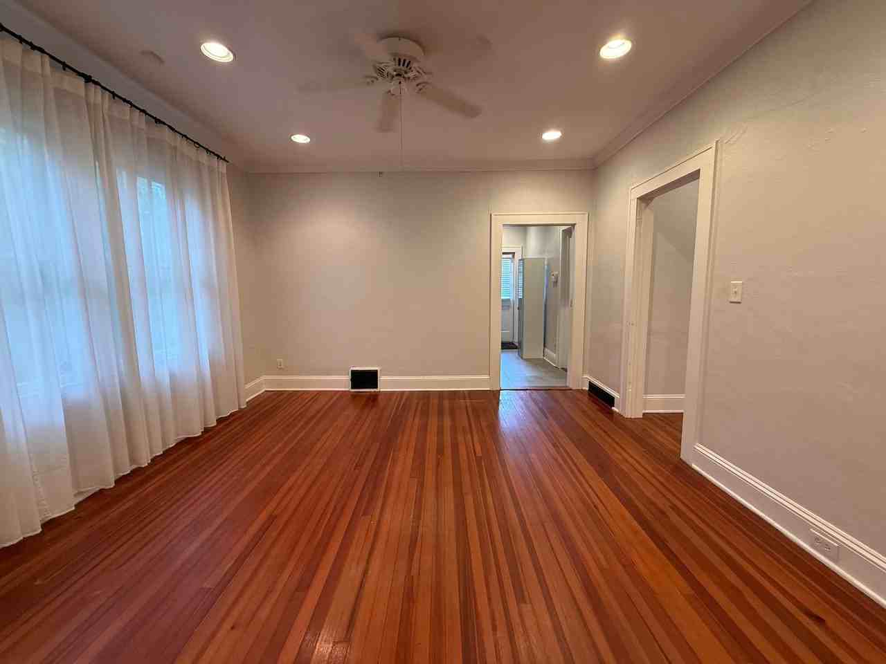 633 E Park Ave - Photo 4 of 16