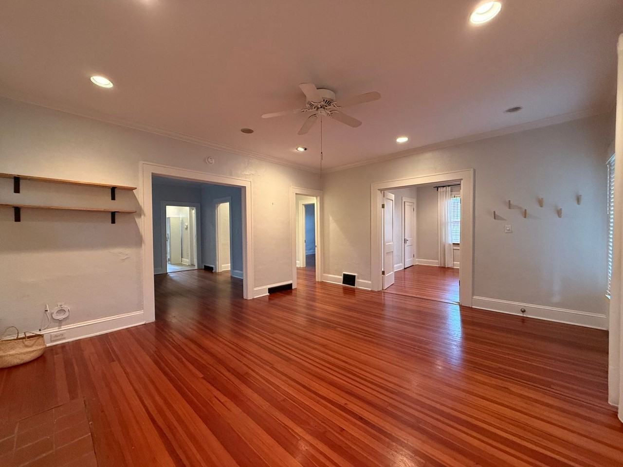 633 E Park Ave - Photo 7 of 16
