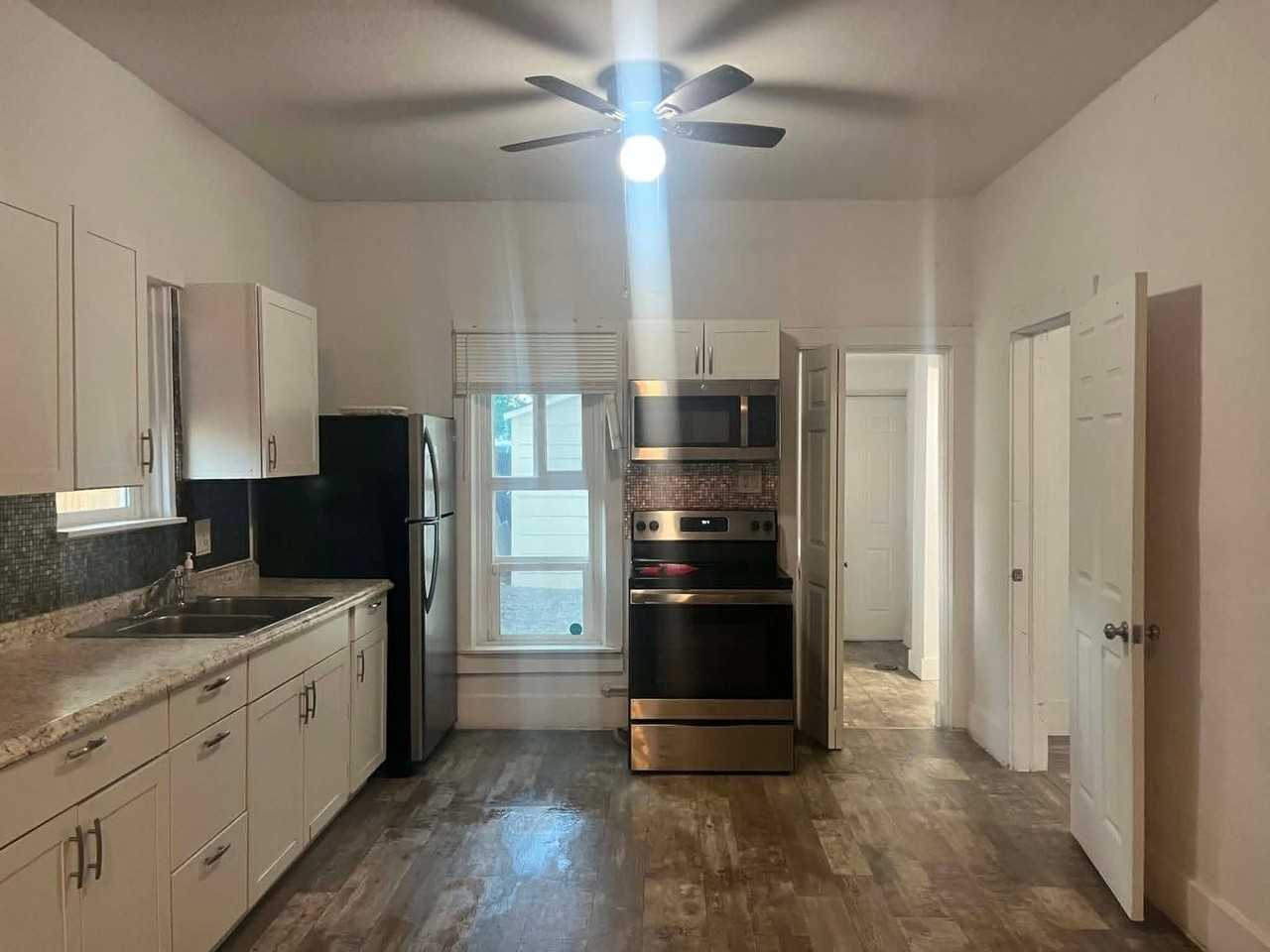 509 Division Ave - Photo 2 of 15