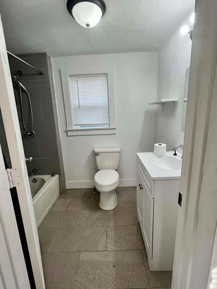 509 Division Ave - Photo 6 of 15