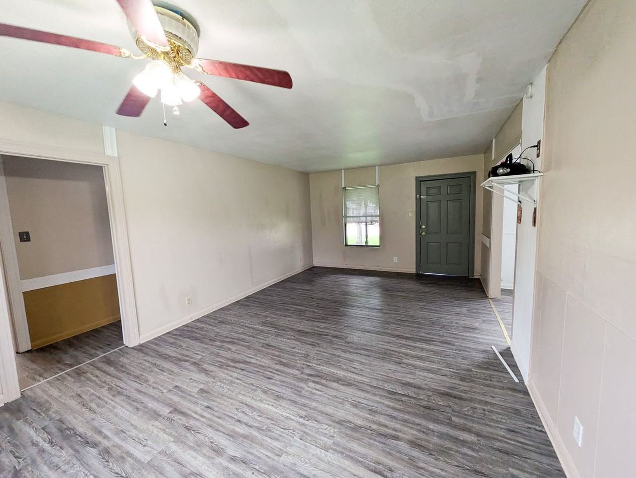 3130 29th St - Photo 2 of 12