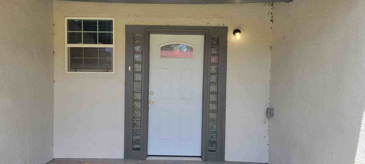 2112 Axtell St - Photo 3 of 23