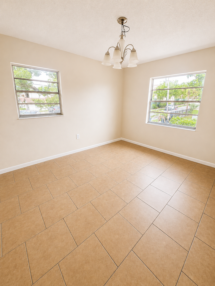 927 N Iowa Ave - Photo 6 of 6