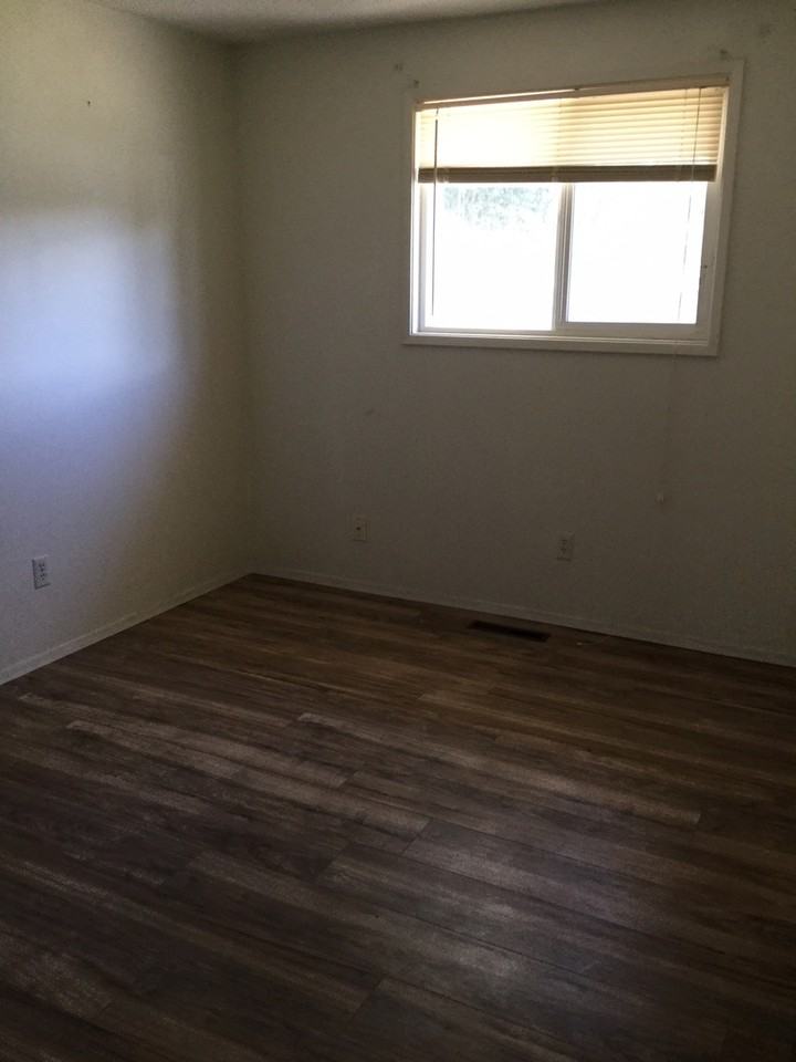 4161 Adelaide Ave - Photo 4 of 8