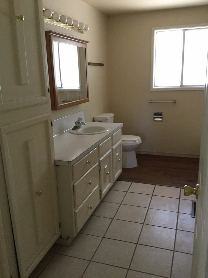 4161 Adelaide Ave - Photo 5 of 8