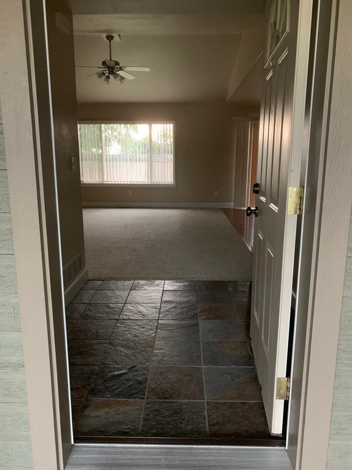 2729 Allison Ct - Photo 2 of 28