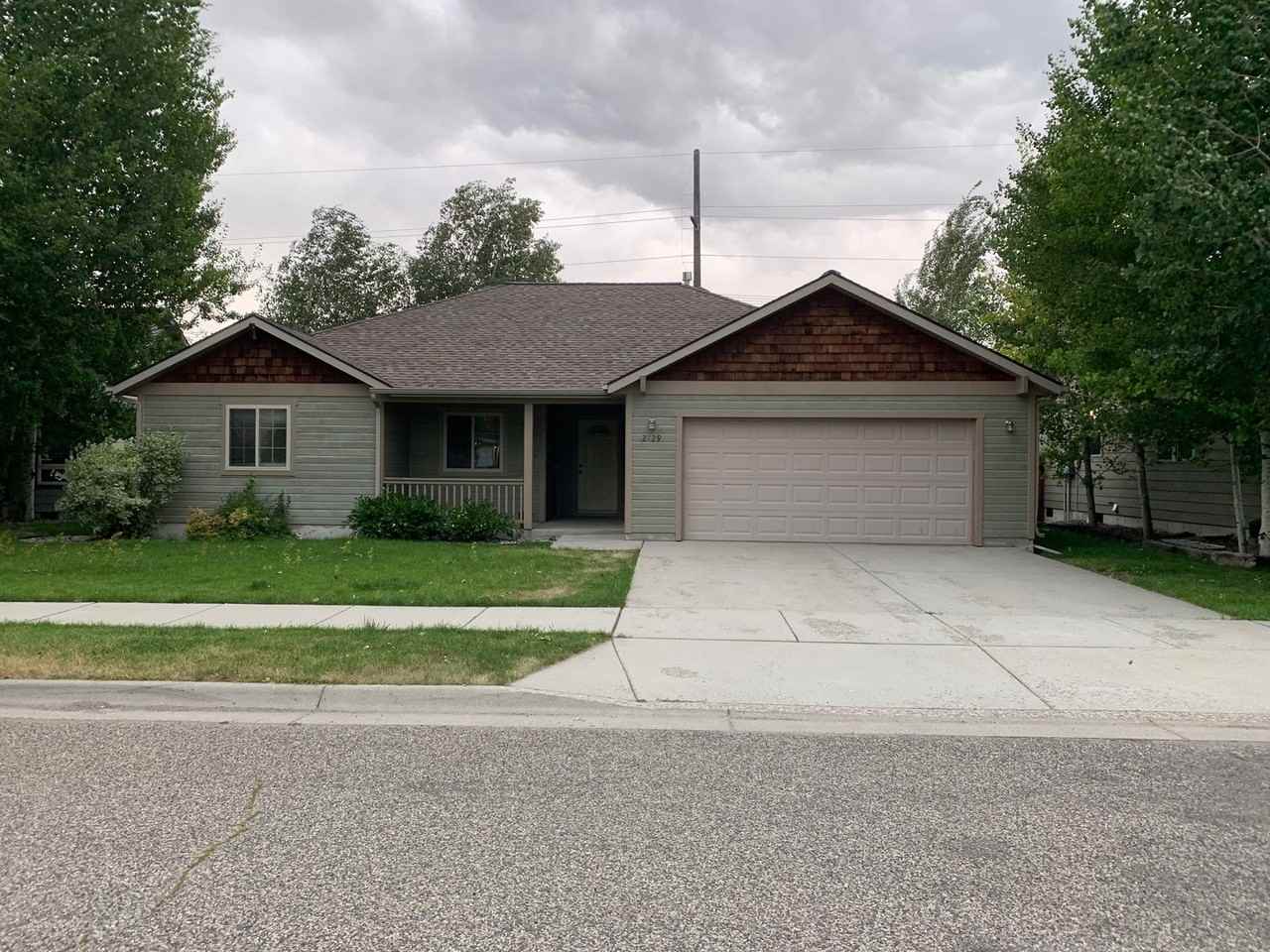 2729 Allison Ct - Photo 3 of 38