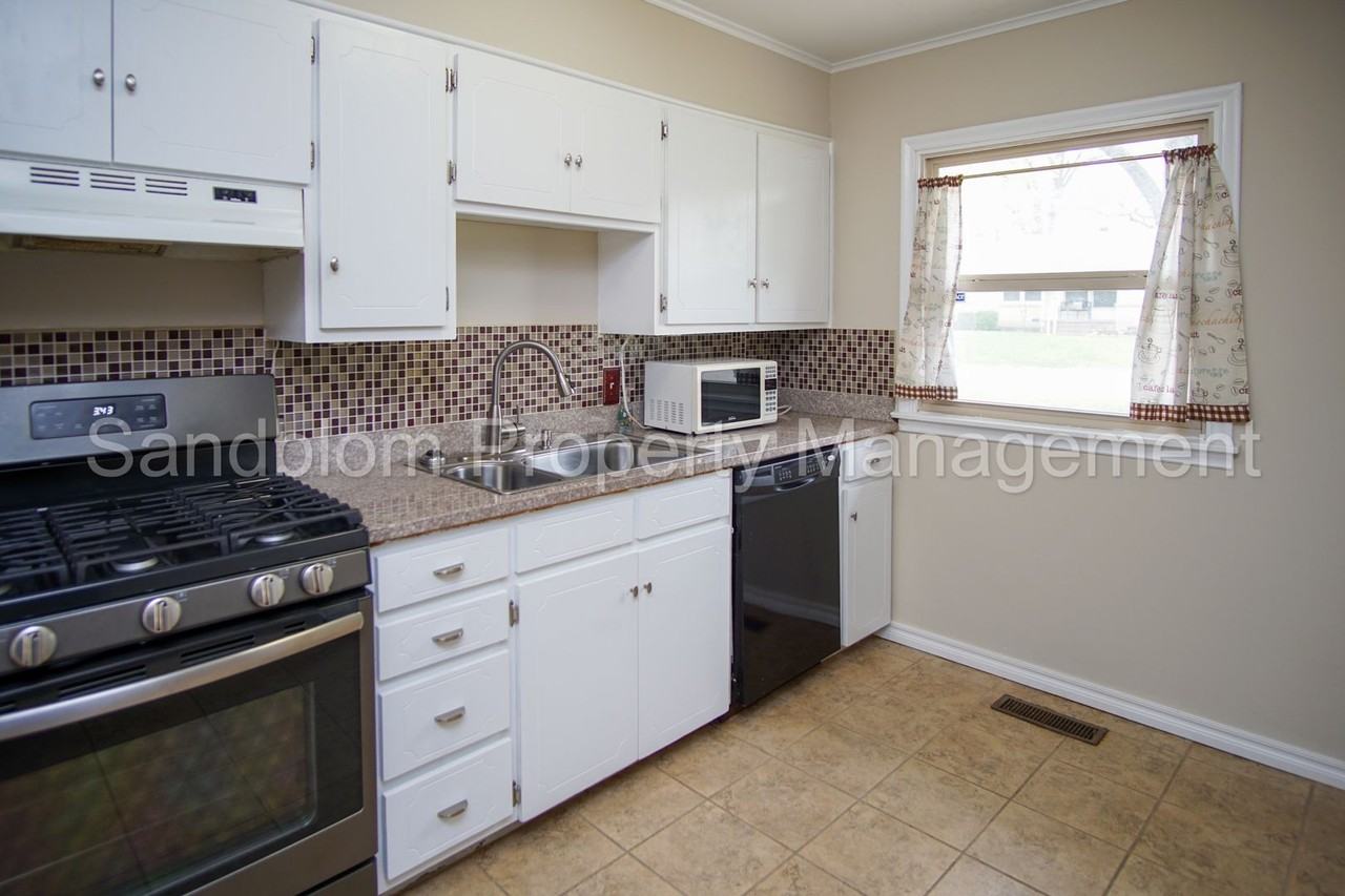 3549 S Richmond Ave - Photo 7 of 18