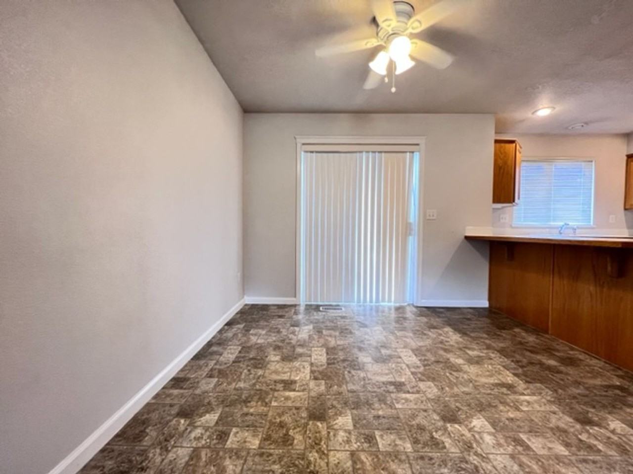 3016 W Madison Ave - Photo 4 of 15