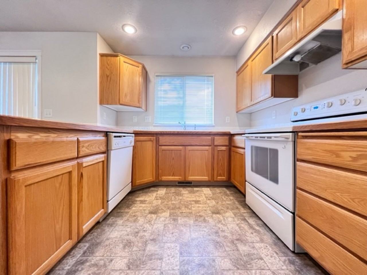 3016 W Madison Ave - Photo 6 of 15