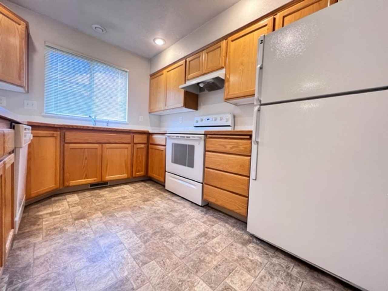 3016 W Madison Ave - Photo 7 of 15