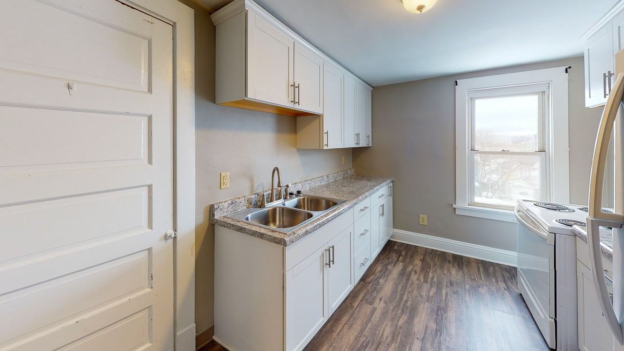 208 South 5th Street - Photo 2 of 21