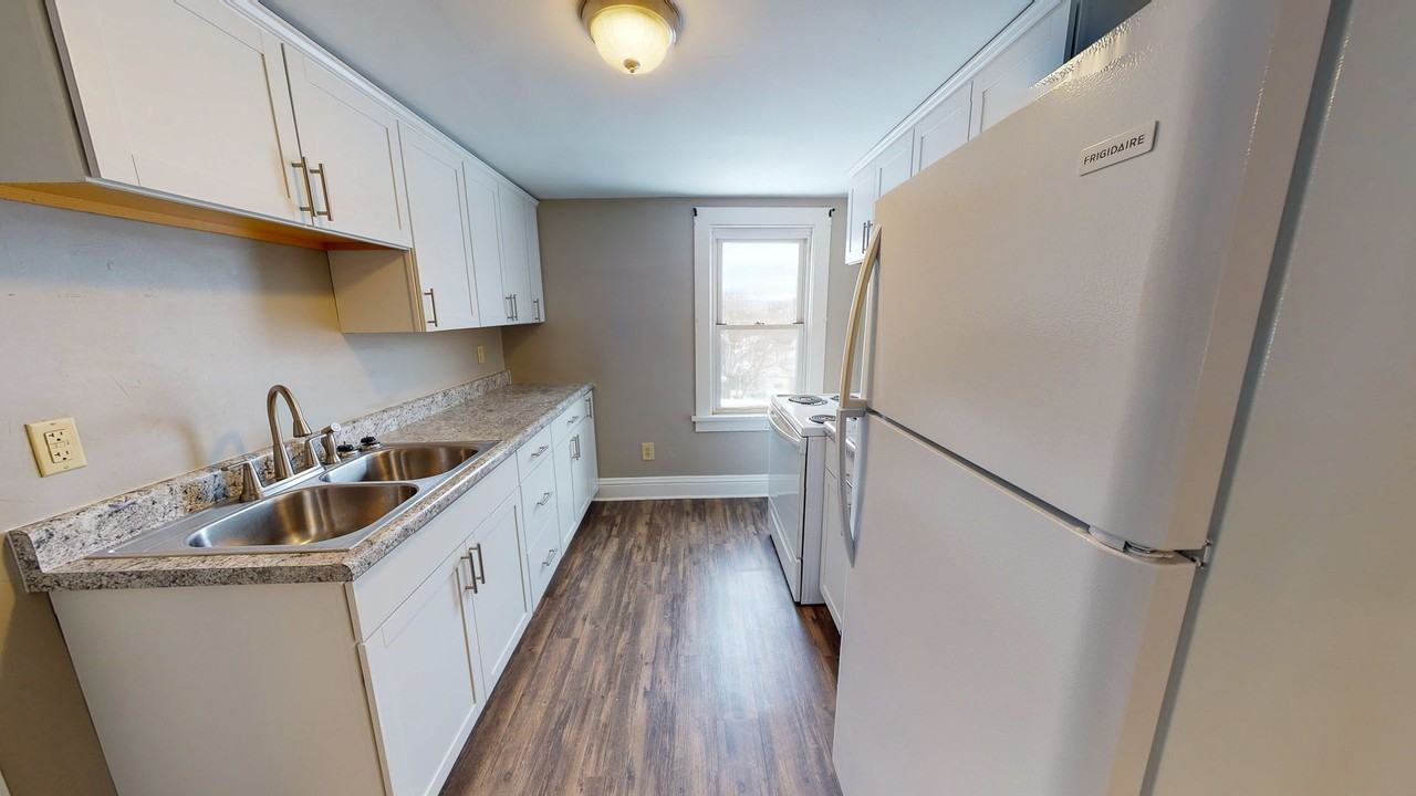 208 South 5th Street - Photo 4 of 21