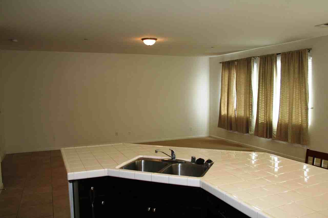 667 Visconti St - Photo 2 of 6