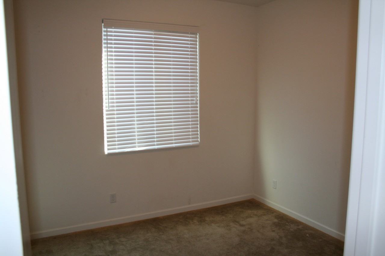 667 Visconti St - Photo 4 of 6