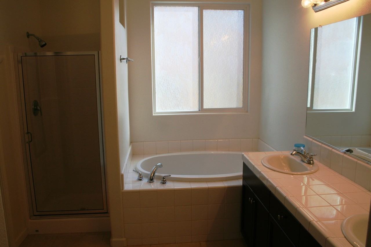 667 Visconti St - Photo 5 of 6