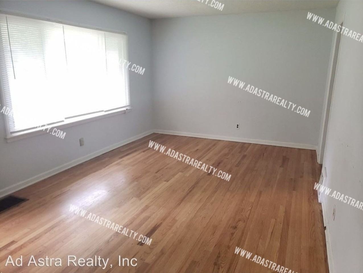 9203 Vaughn Ave - Photo 3 of 22