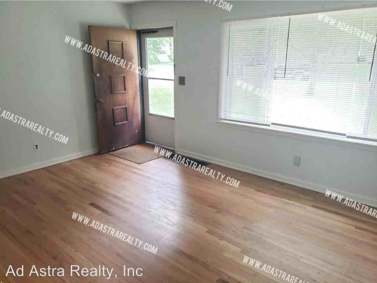 9203 Vaughn Ave - Photo 7 of 22