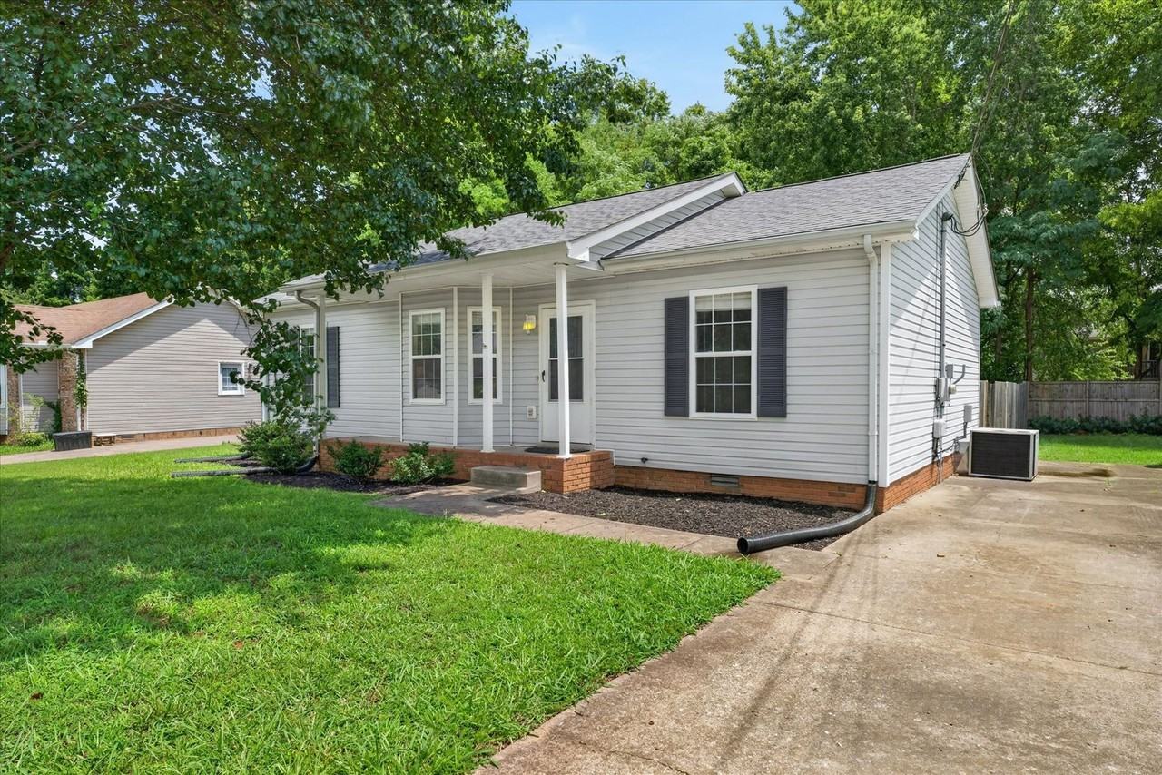 2831 Teakwood Dr - Photo 3 of 28