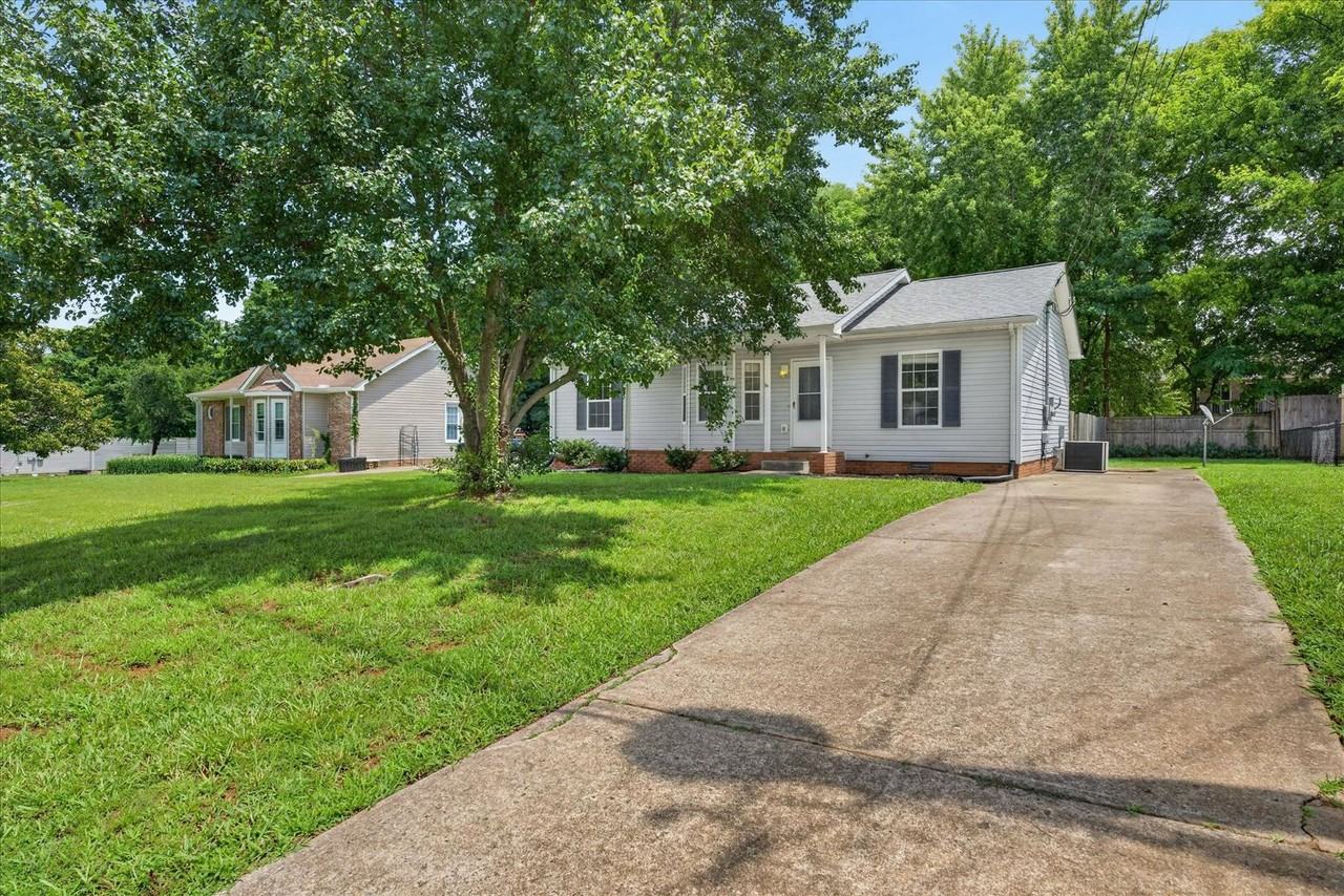 2831 Teakwood Dr - Photo 4 of 28