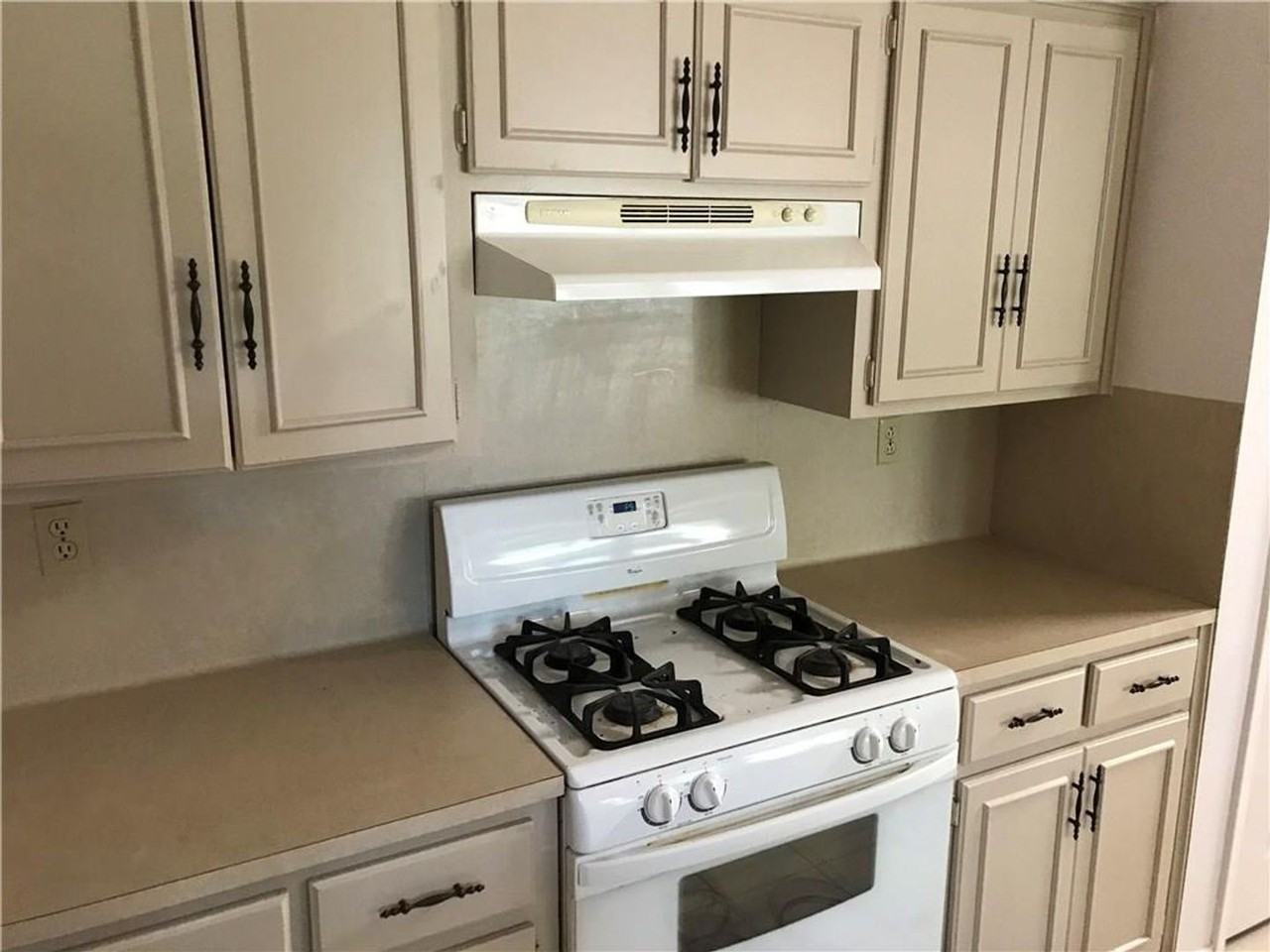 2600 Greenland Ln - Photo 6 of 13