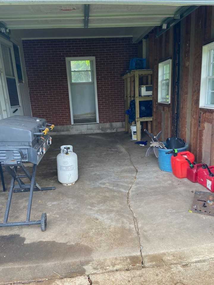 109 Thompson St - Photo 7 of 35