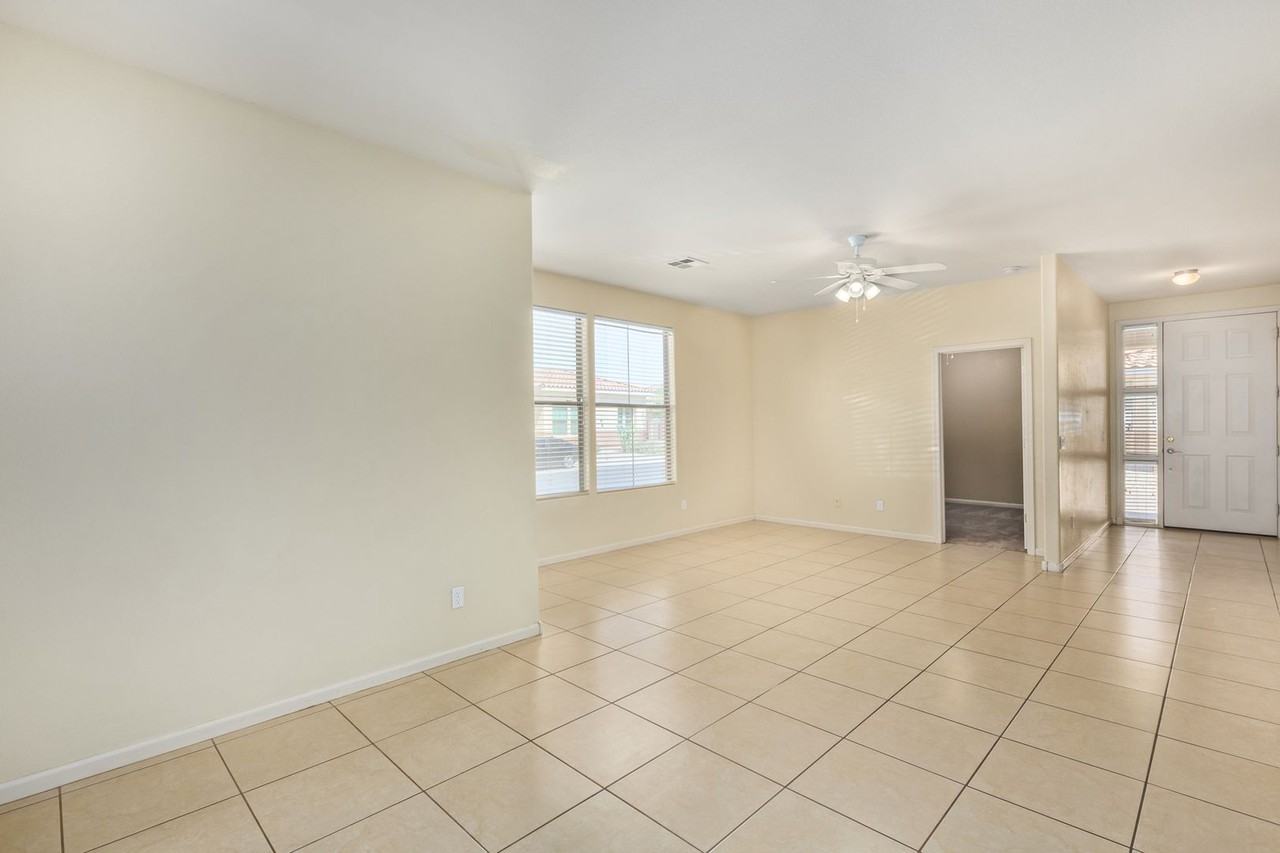 13569 W Cypress St - Photo 5 of 22