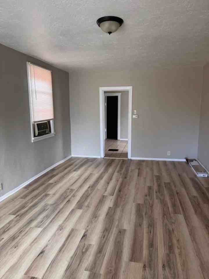 1008 E Orman Ave - Photo 3 of 8