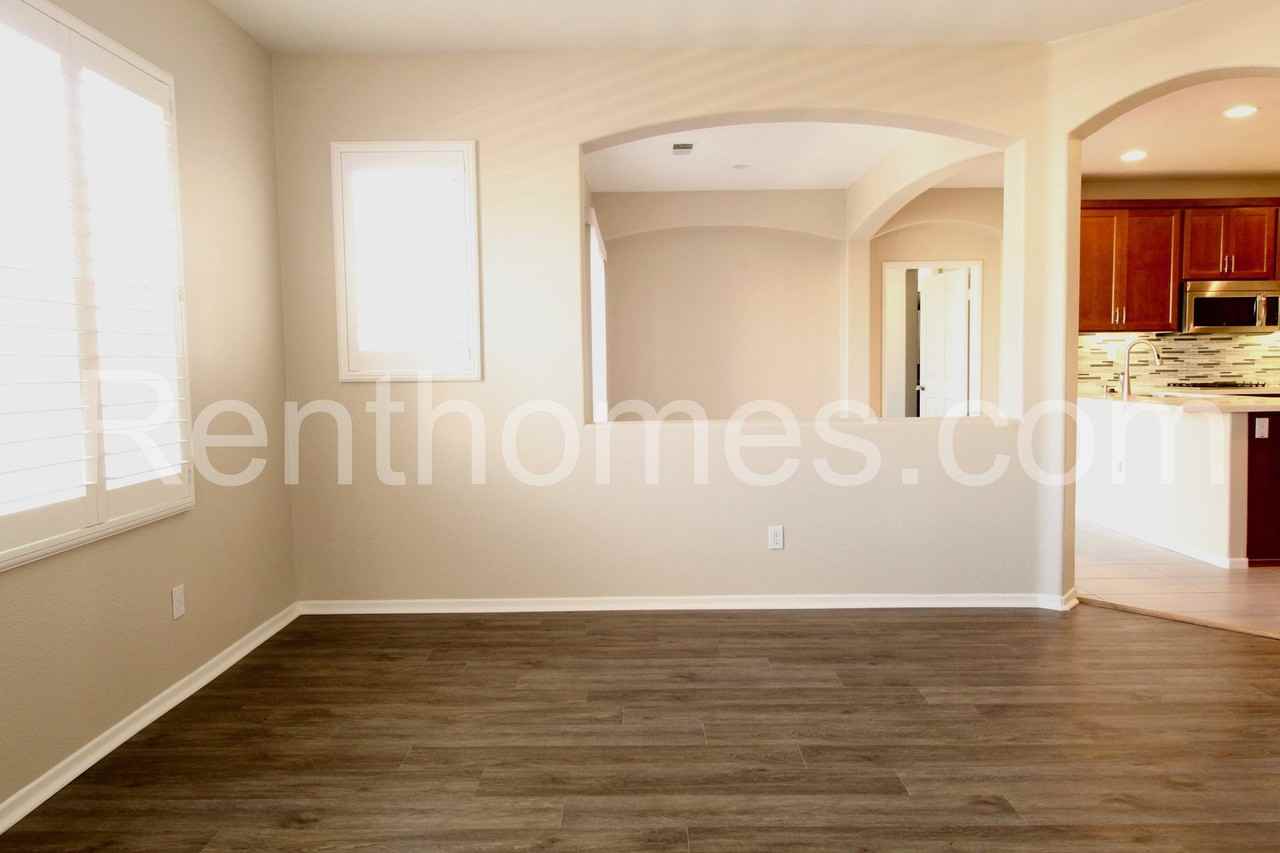 3759 Carmel View Rd - Photo 4 of 24