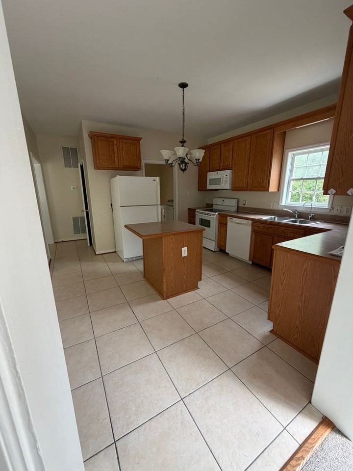 106 Mountainside Dr - Photo 6 of 15