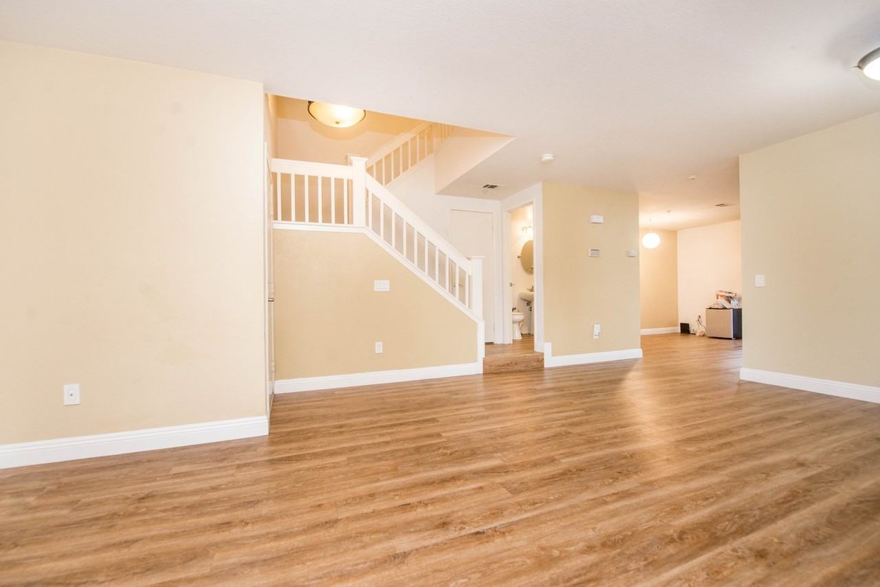 865 E Broadway - Photo 3 of 38