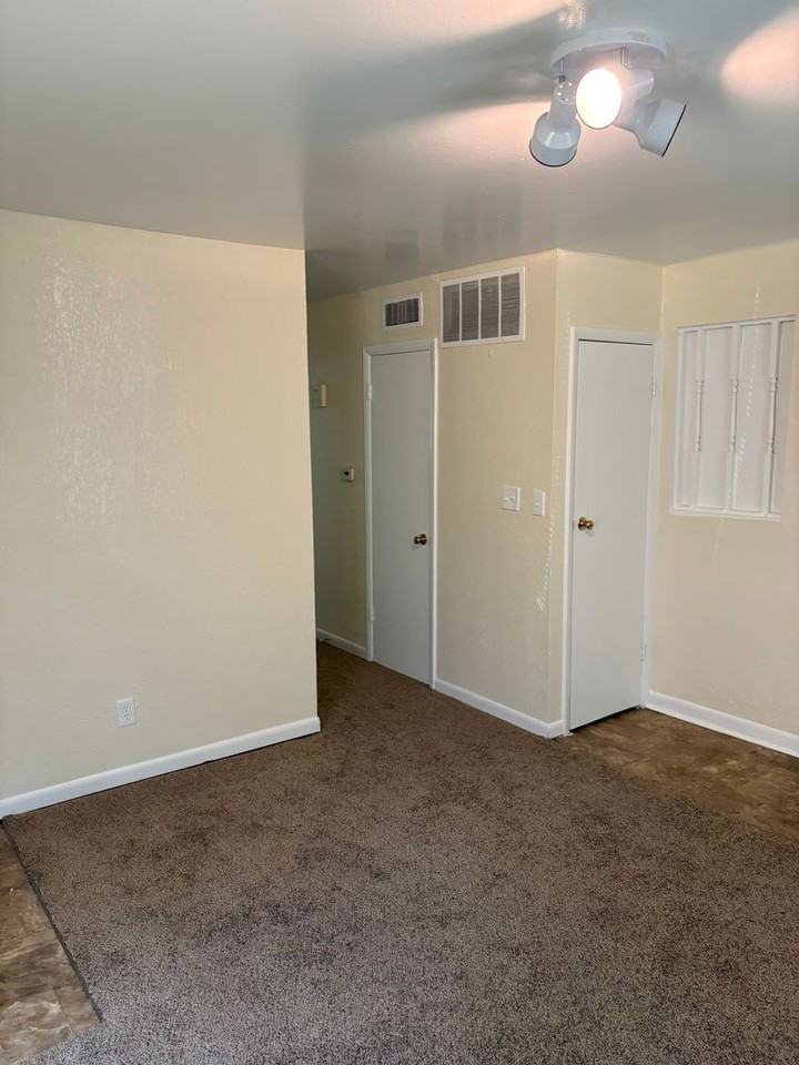 5608 E 40th St - Photo 2 of 8