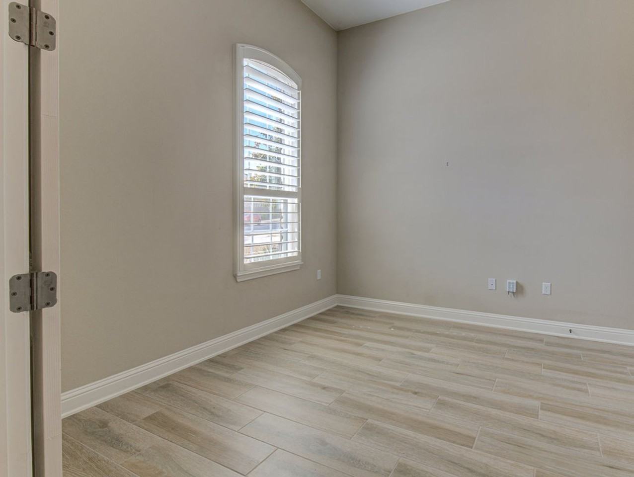 7012 Calpe Dr - Photo 4 of 34
