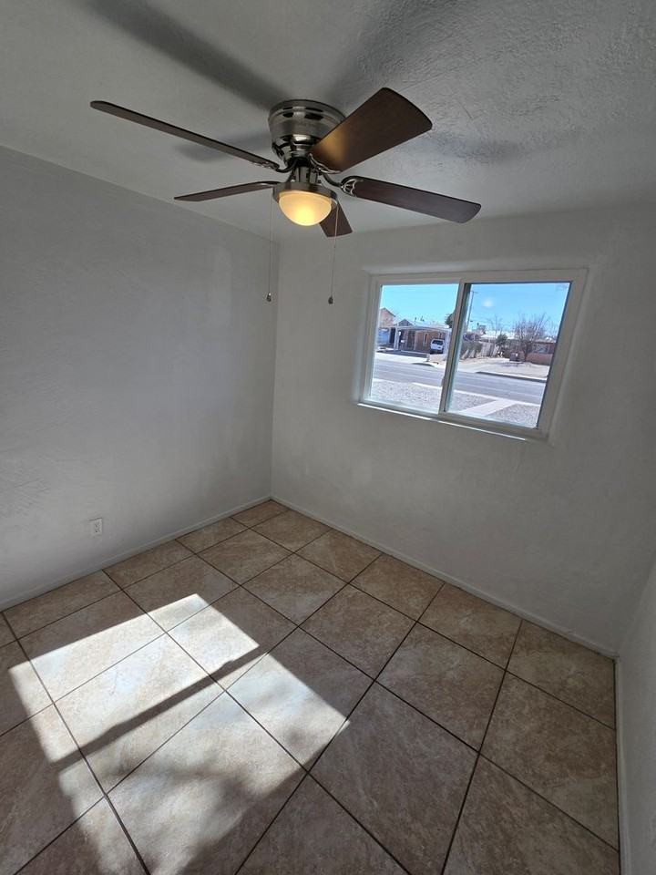 4811 Comanche Rd Ne - Photo 2 of 45