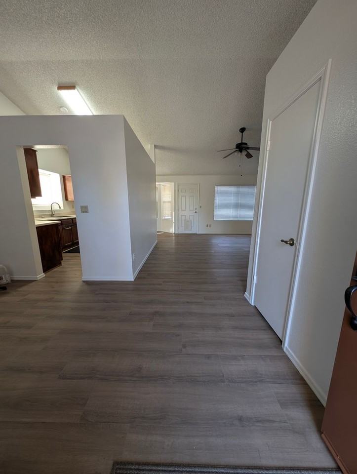 3644 W Elgin St - Photo 2 of 27